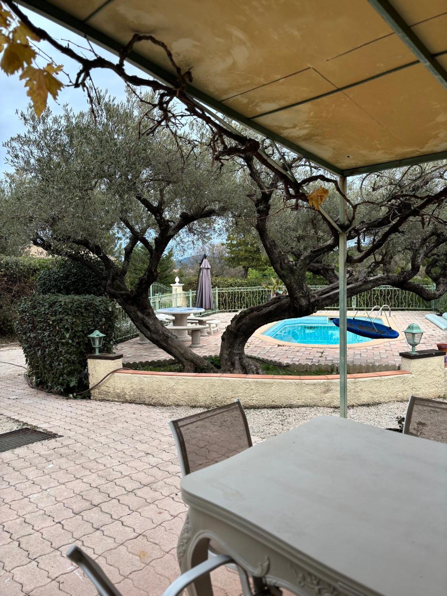 La Cigaliere 1 Charmant T1 Bis Avec Terrasse Dans Villa Sollies-Ville Exteriér fotografie