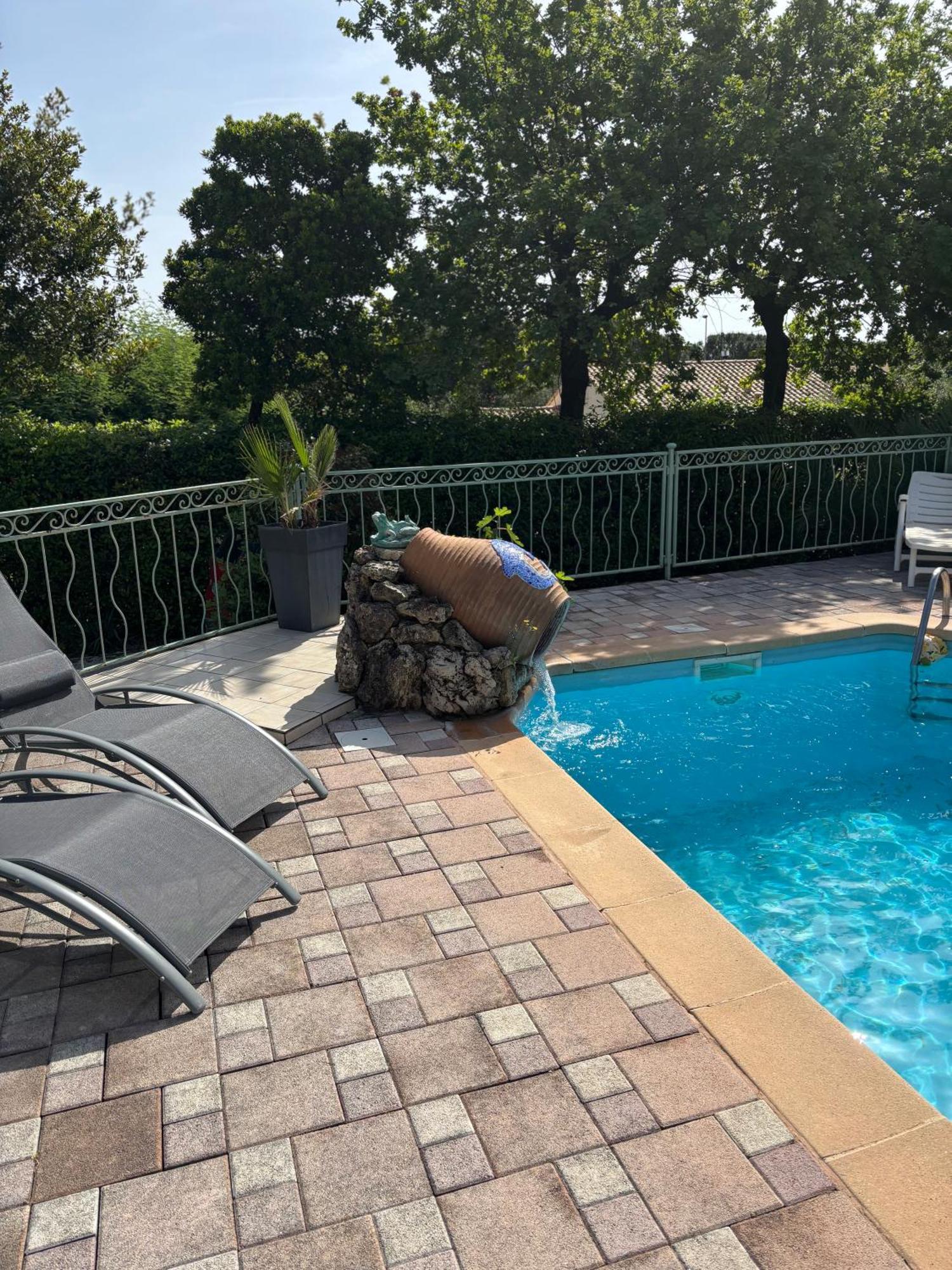 La Cigaliere 1 Charmant T1 Bis Avec Terrasse Dans Villa Sollies-Ville Exteriér fotografie